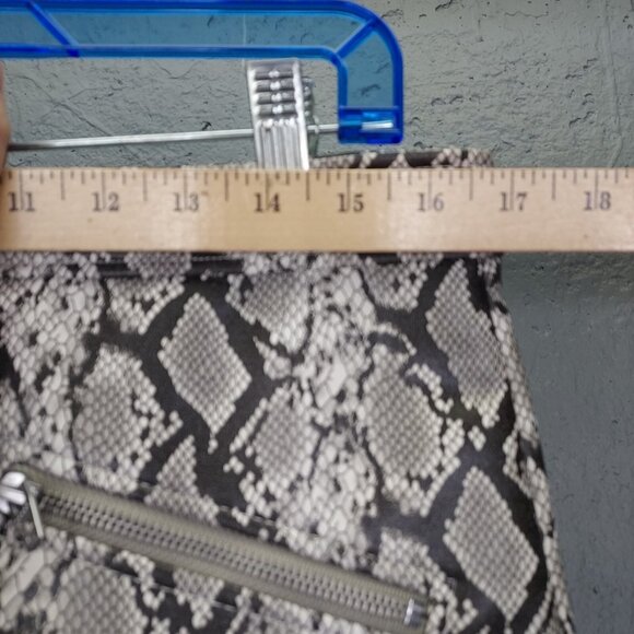 BLANK NYC Mini Skirt Women's 10 Faux Snake Skin Print Zipper Lined Pocket NEW - Picture 11 of 13